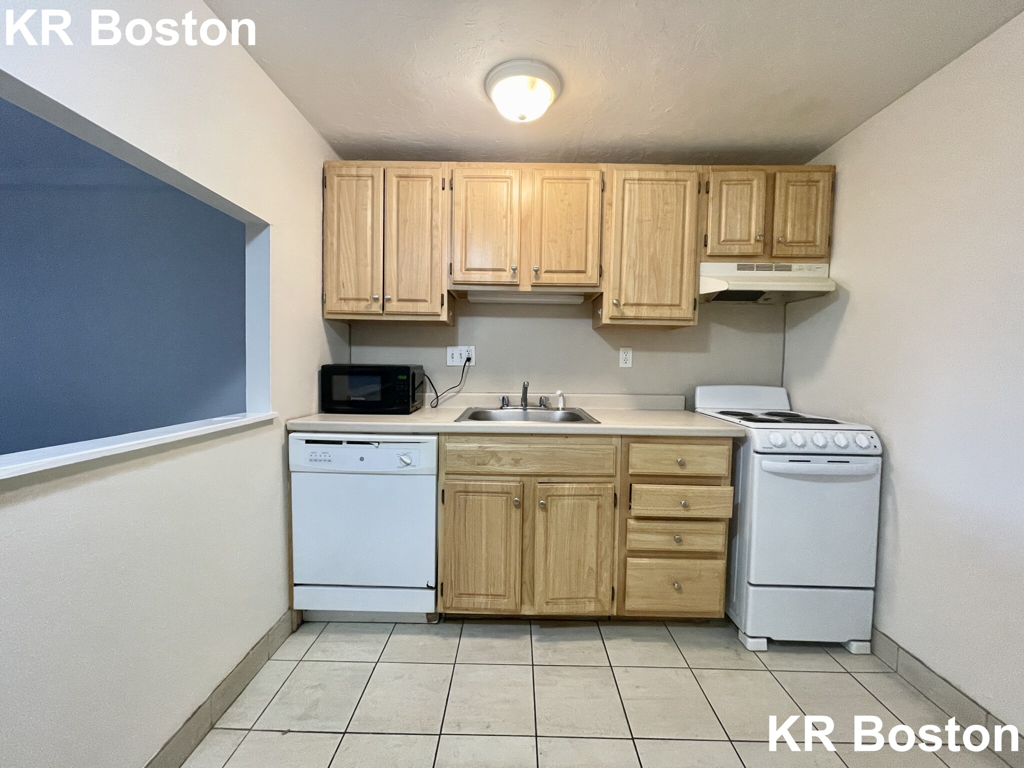 1 bed, 1 bath apartment for rent at 90 Gardner St Unit 7B, Chestnut Hill — photo 1 of 6