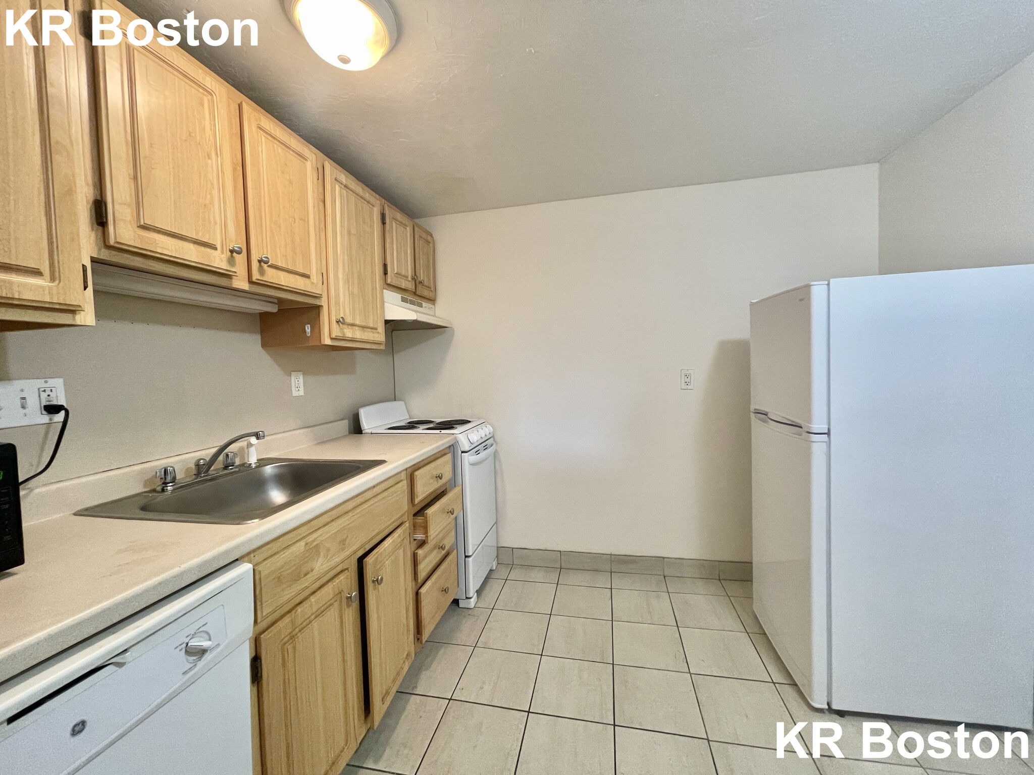 1 bed, 1 bath apartment for rent at 90 Gardner St Unit 7B, Chestnut Hill — photo 2 of 6