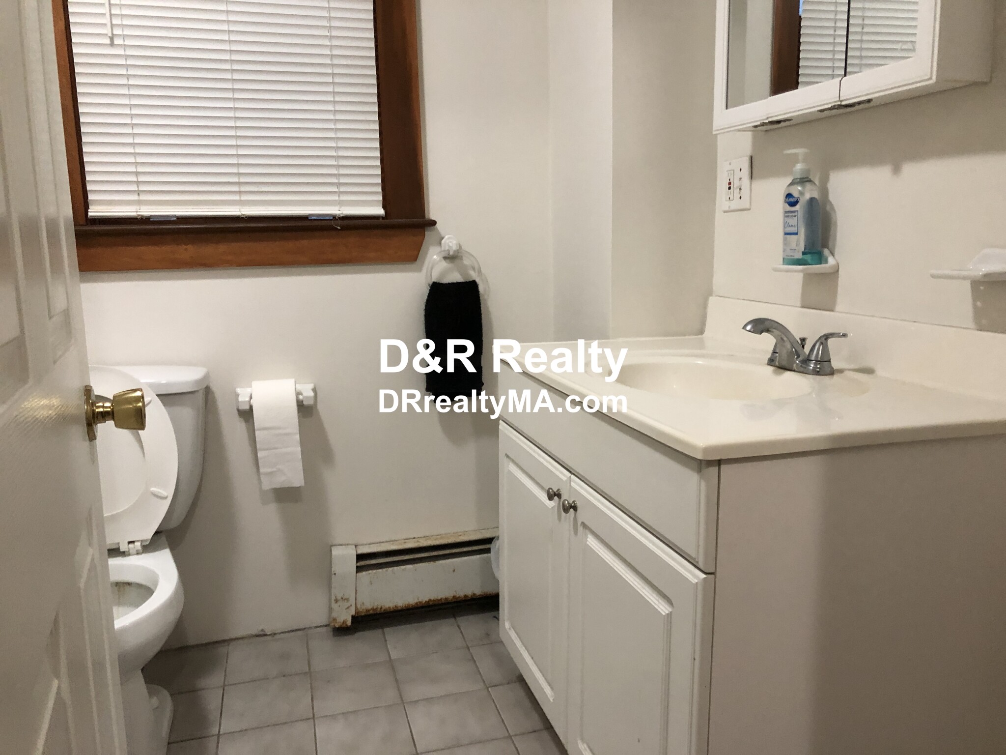 2 bed, 1 bath apartment for rent at 64 Hancock Unit 4, Mid Cambridge — photo 3 of 13