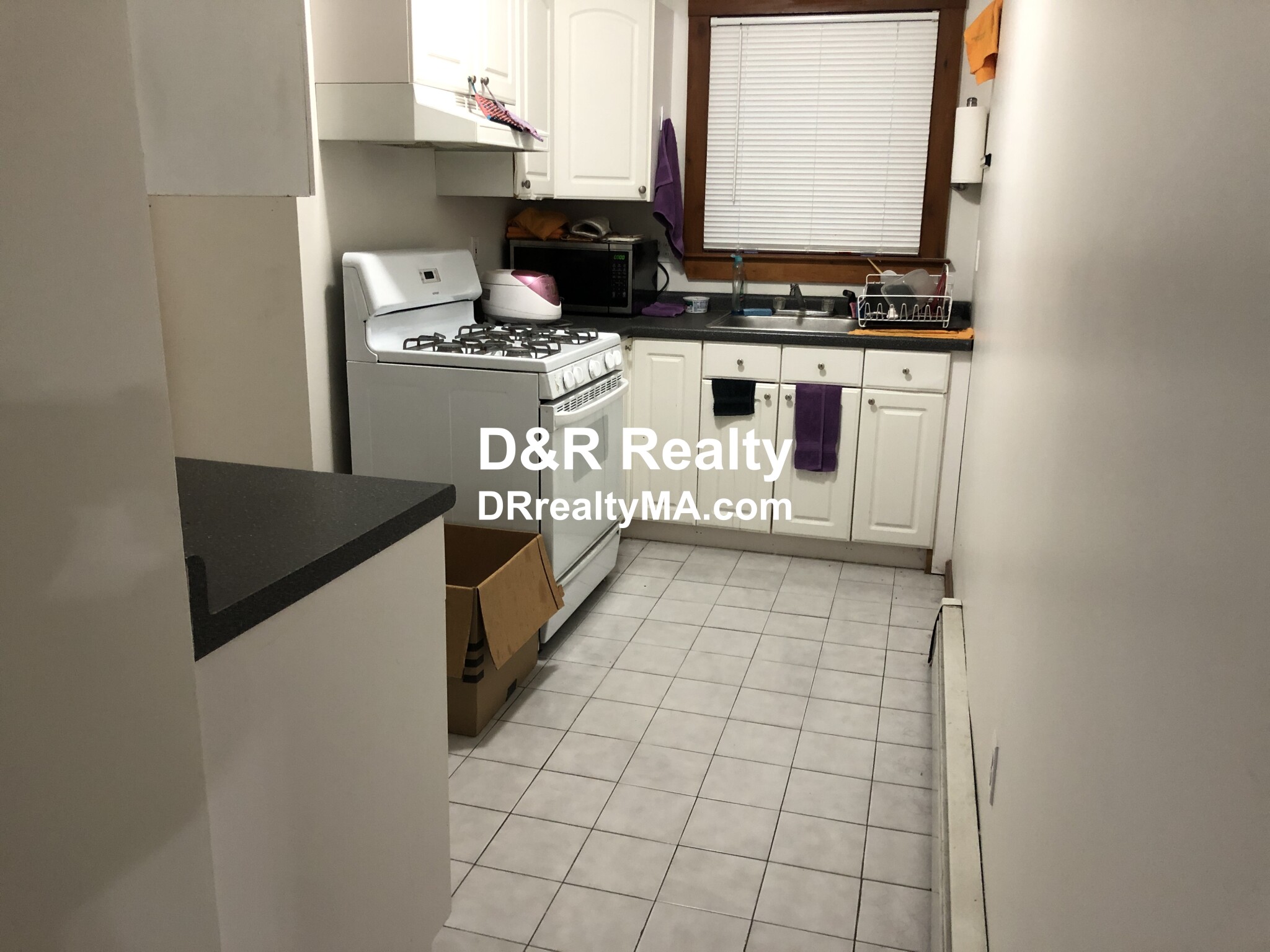 2 bed, 1 bath apartment for rent at 64 Hancock Unit 4, Mid Cambridge — photo 2 of 13