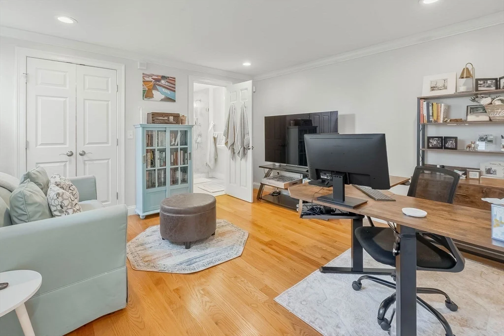 65 Green St, Charlestown