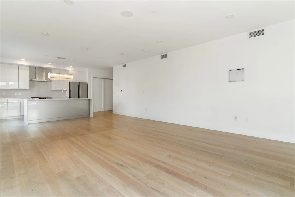 20 W 5th, South Boston