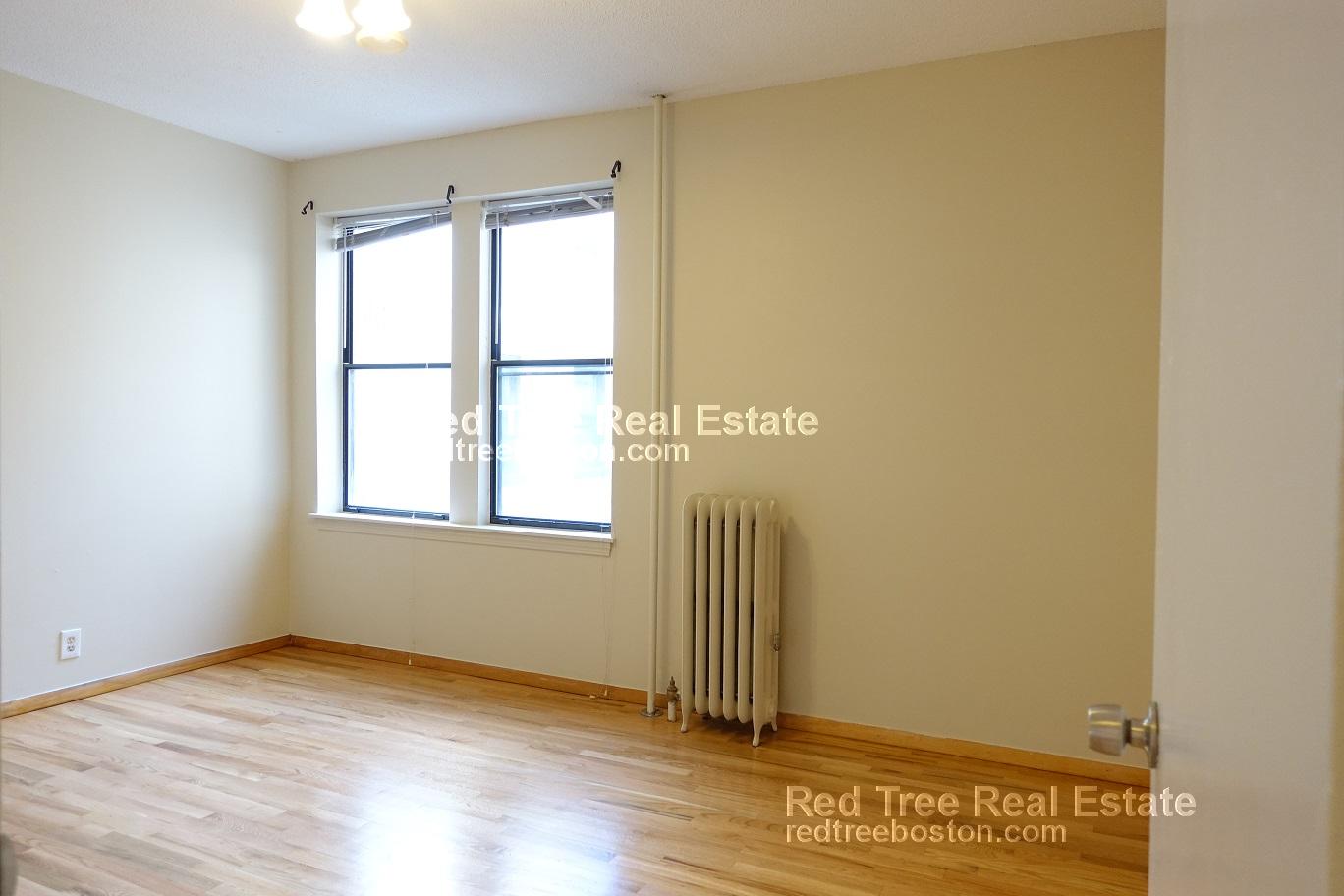 317 Summit Ave, Brighton