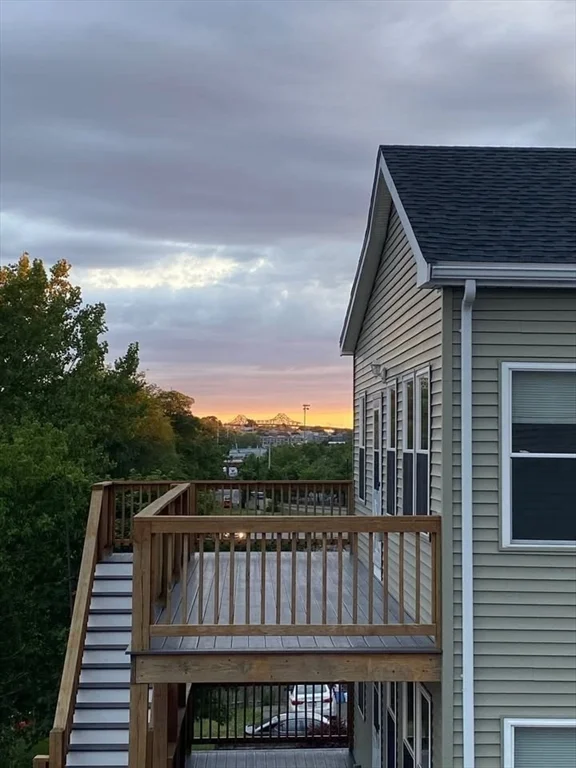 373 Crescent Ave, Chelsea