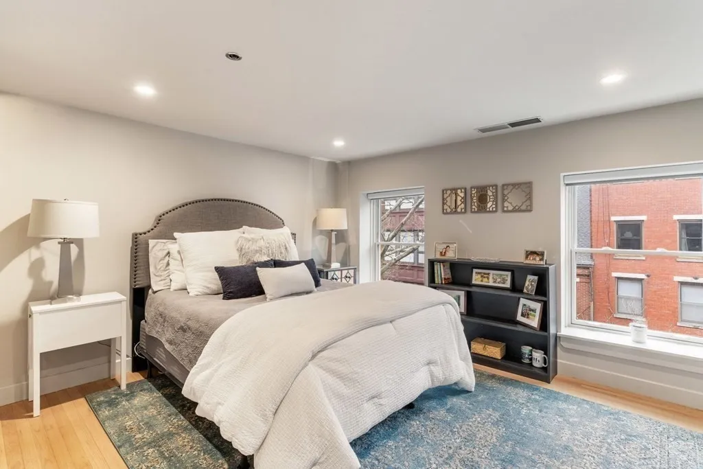 100 Fulton St, North End