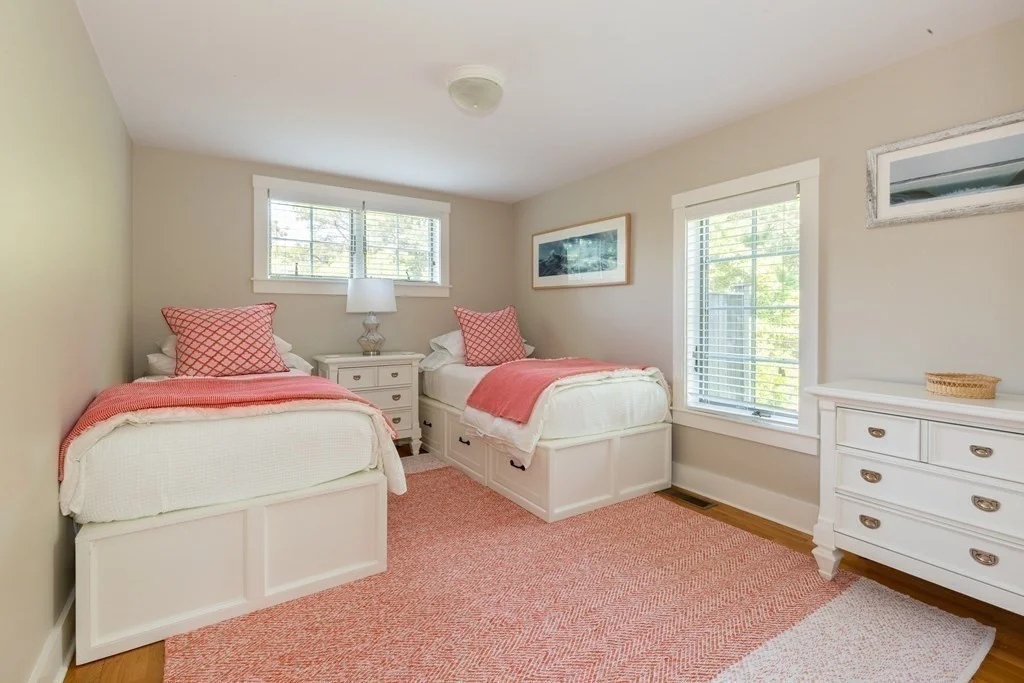 12a Pond View Dr, Nantucket