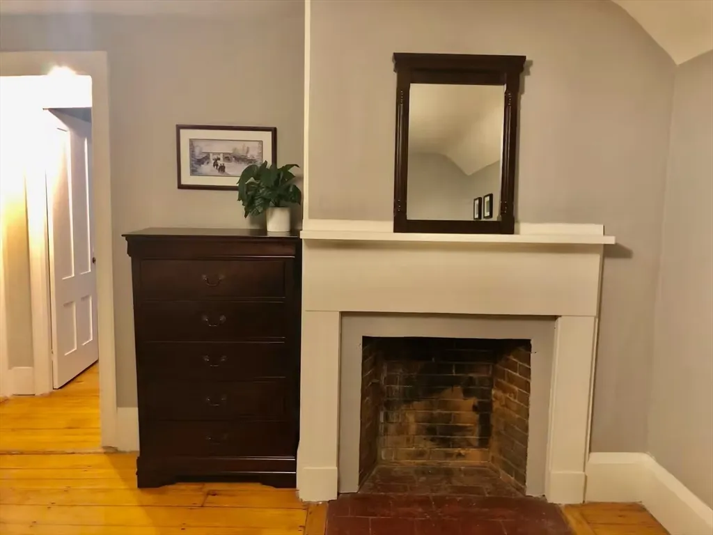 40 Russell St, Downtown