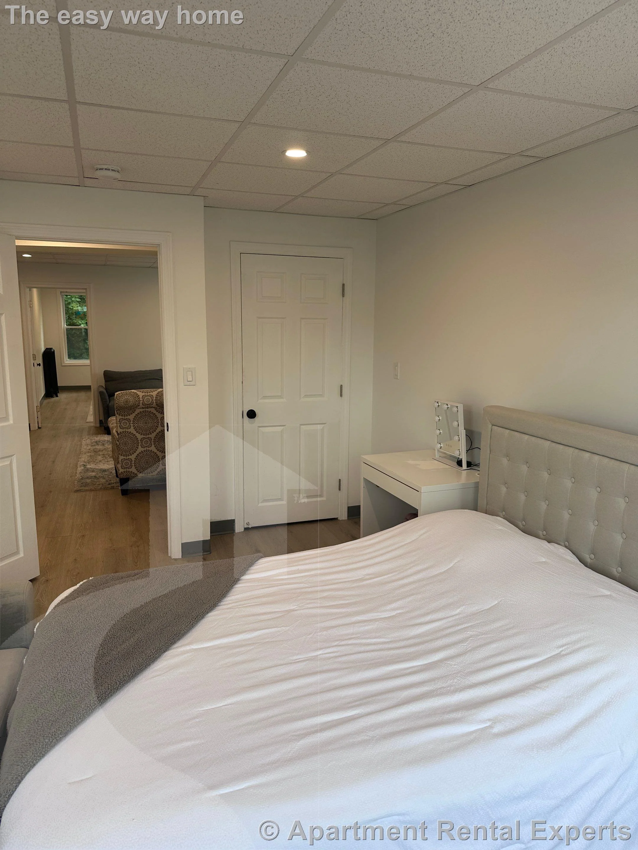 301-303 Boston Ave, Tufts