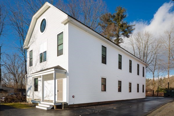 33 West Main St, Groton