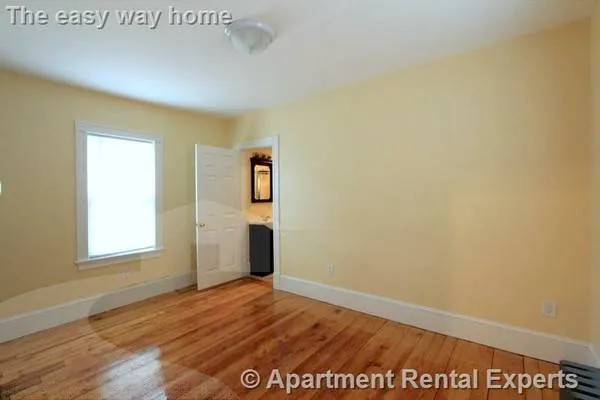 6 White Street Pl, North Cambridge