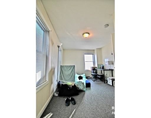 24 Lawn St, Mission Hill