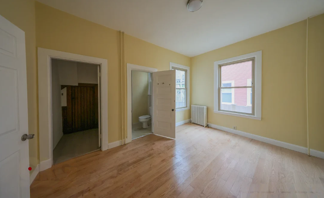 22 Grand View Ave, Prospect Hill