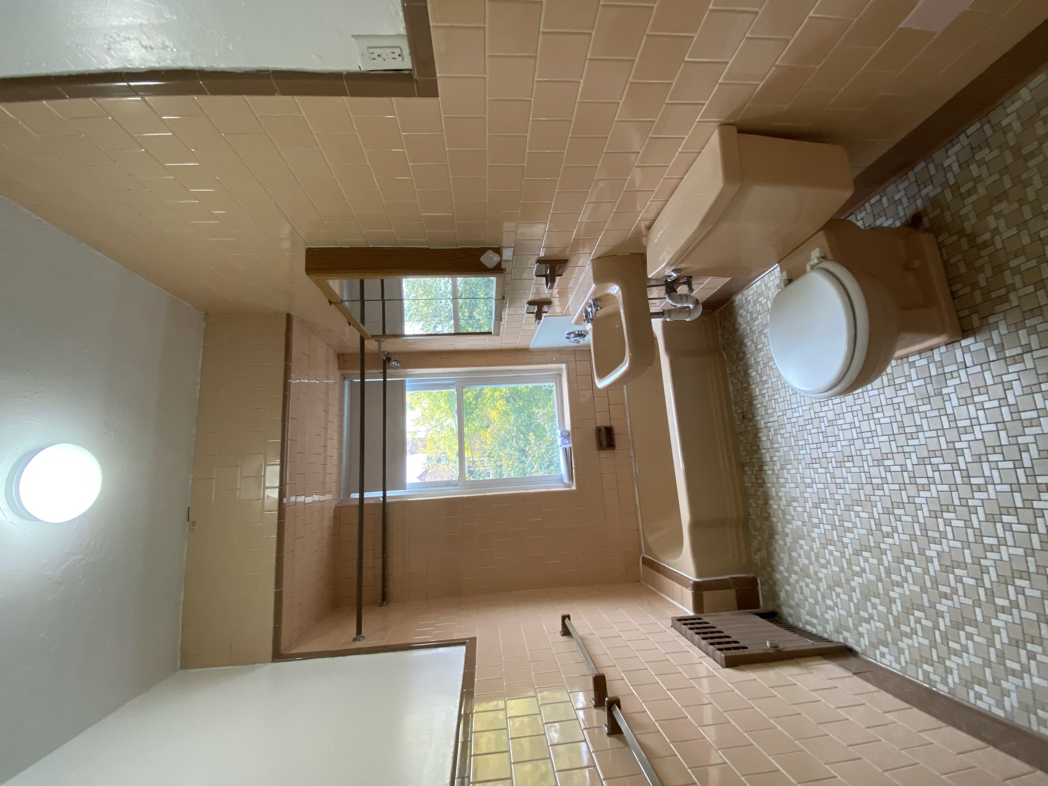 1822 Beacon St, Brookline