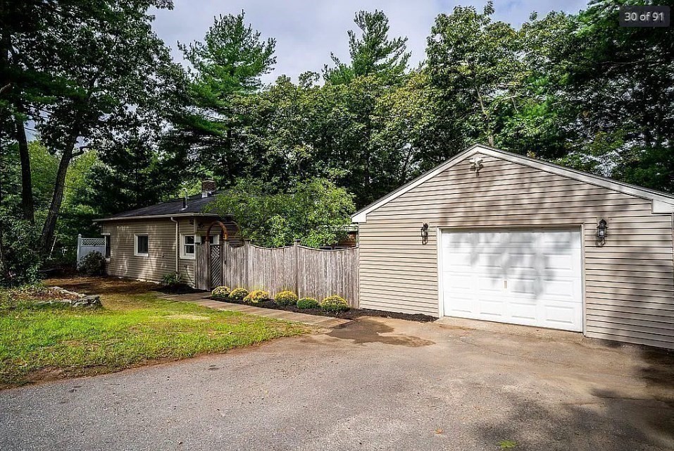 52 Lake Shore Dr S, Westford