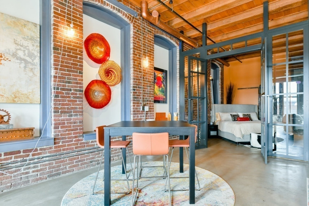 35 Channel Center St, South Boston