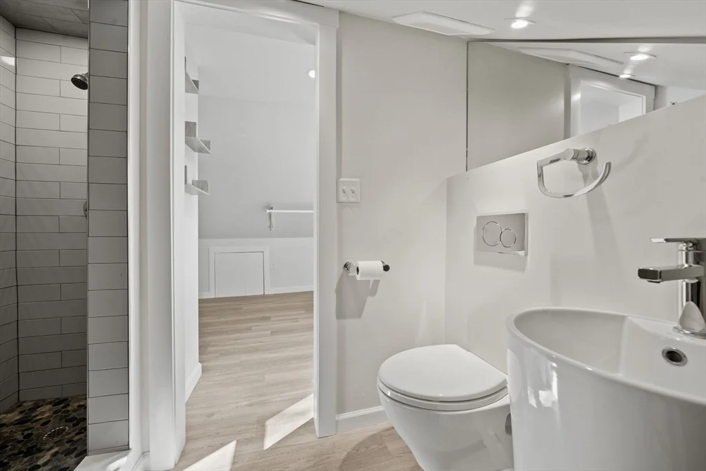 7 Sweetser Ave, Reading