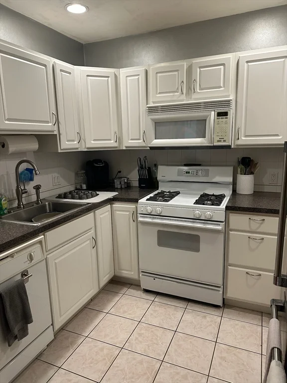 111 West 8th St, South Boston