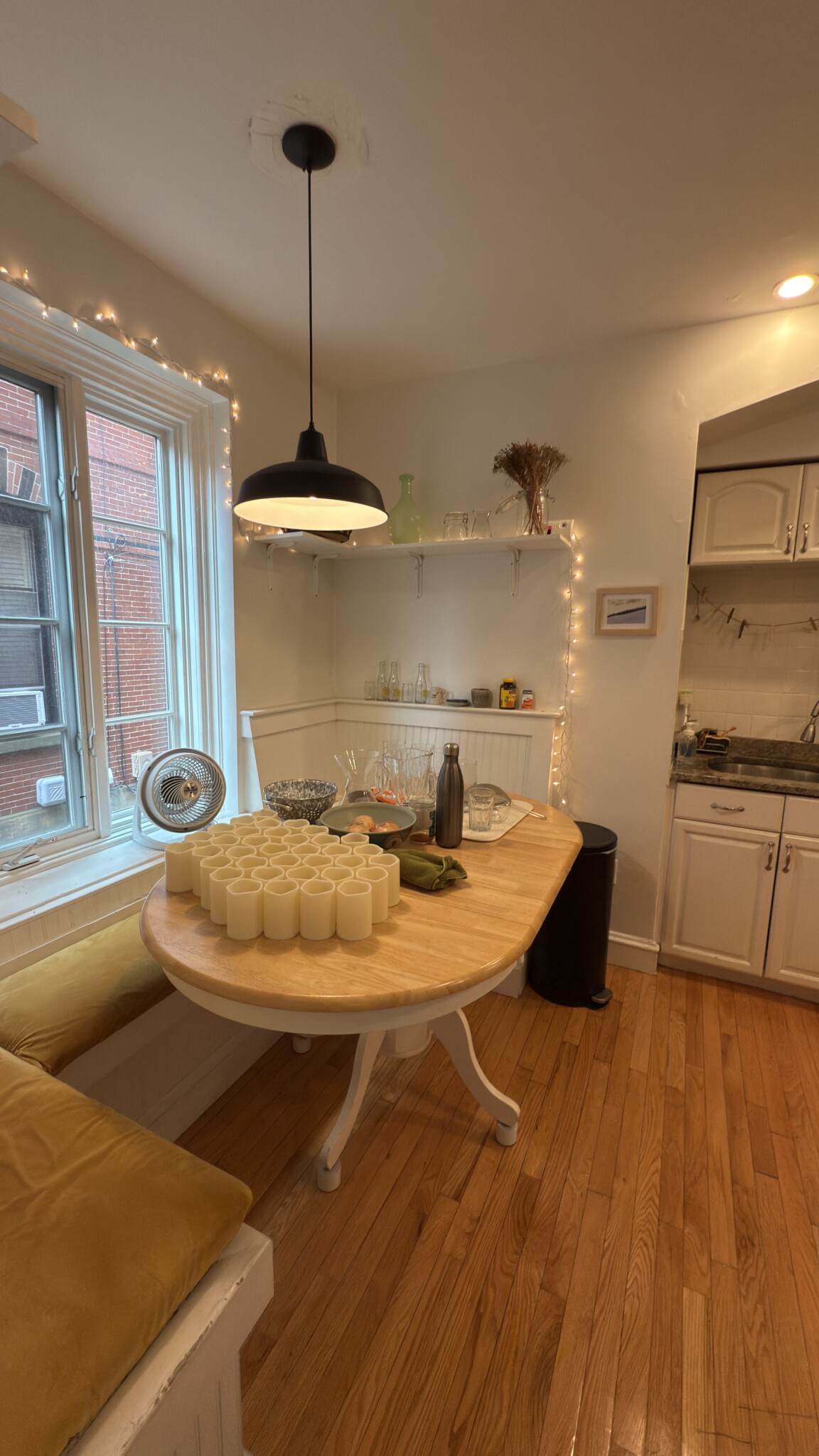 17 Monmouth Ct, Longwood