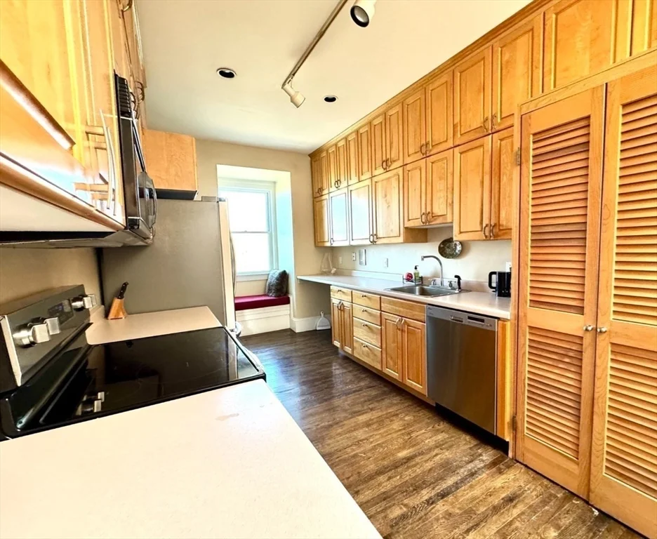 4 Monument Sq, Charlestown
