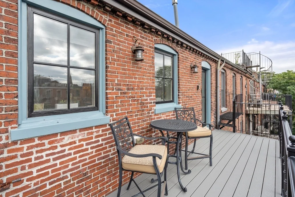 228 W Canton St, South End