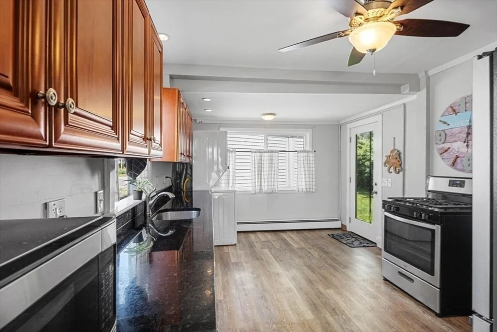 36 Sunset Ave Winter Rental, Hull