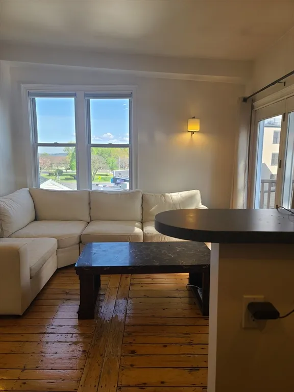 31 Jenkins St, South Boston