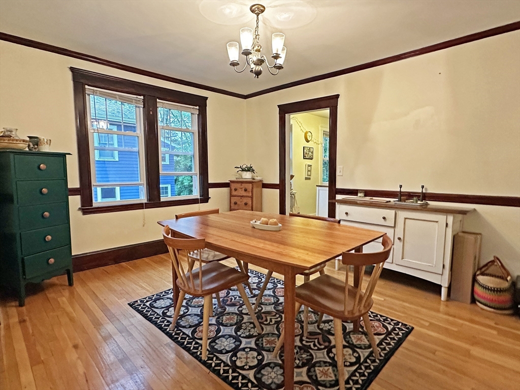 37 Lewis St, Newtonville