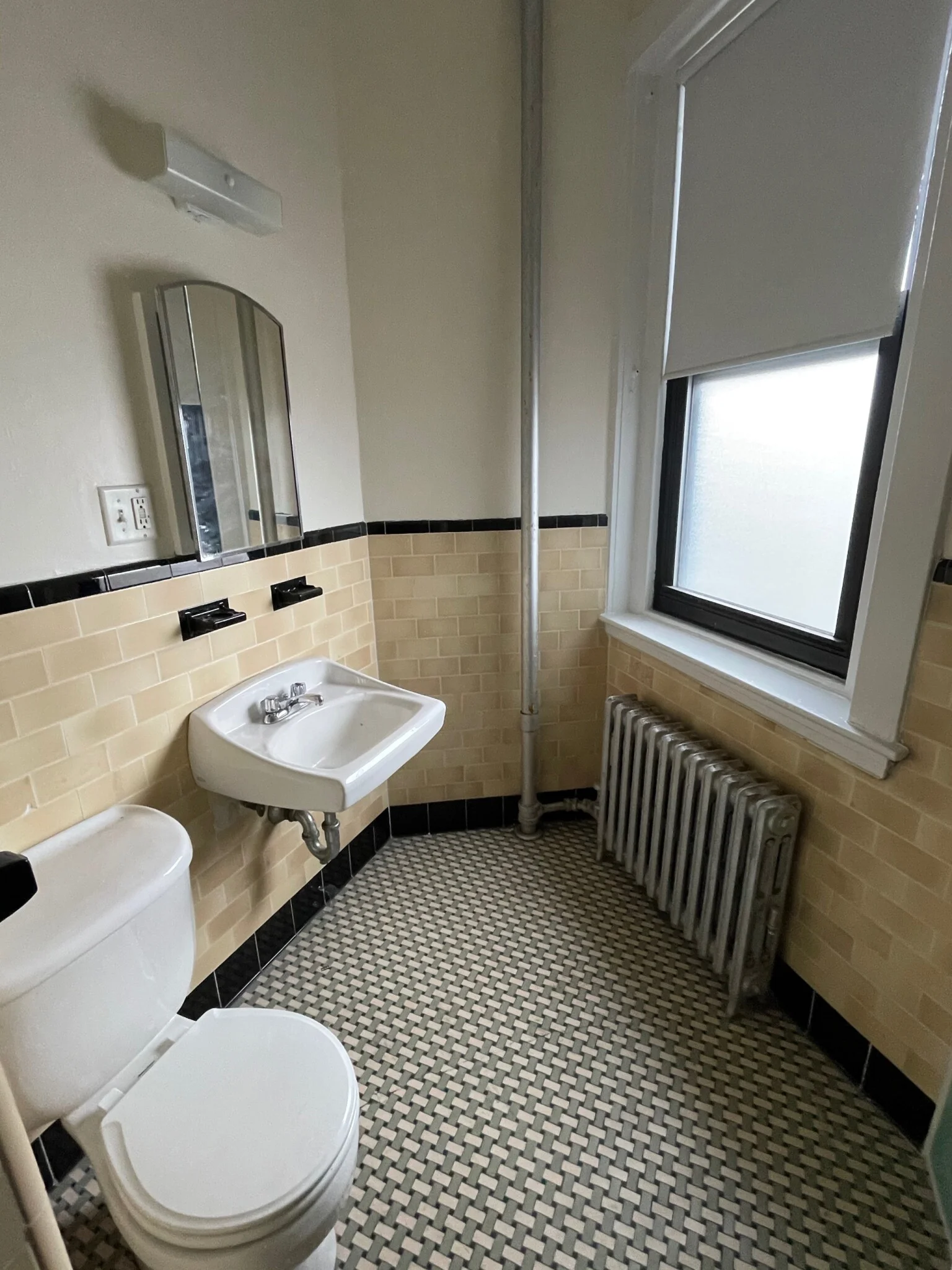 504 Beacon St, Fenway