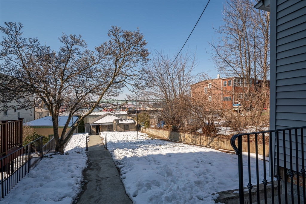 390 Meridian St, Central Square