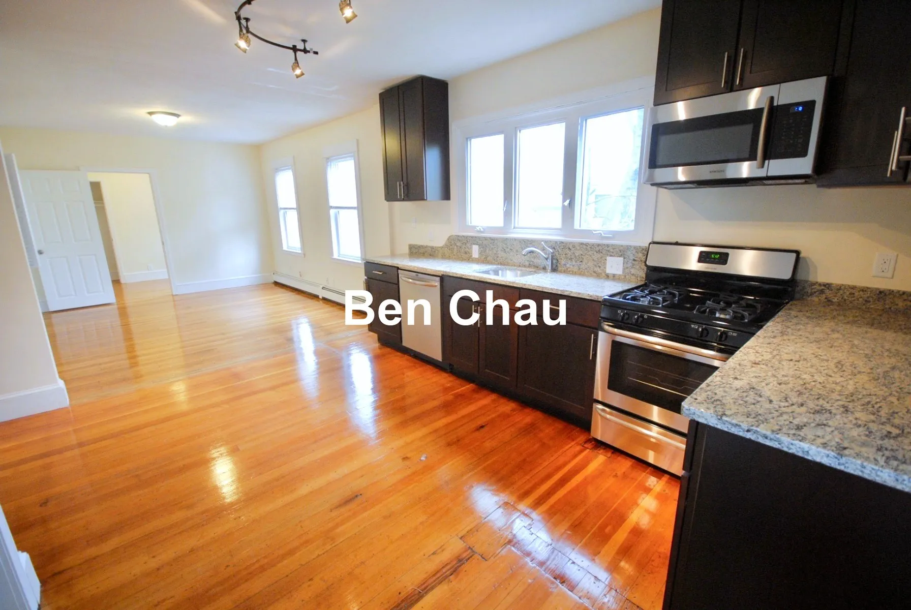 15 Taylor St, Medford