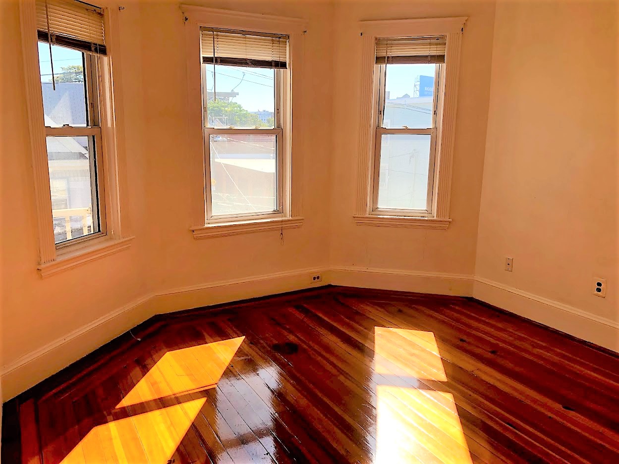 3 bed, 1 bath apartment for rent at 30 Litchfield St Unit 3, Brighton — photo 4 of 4