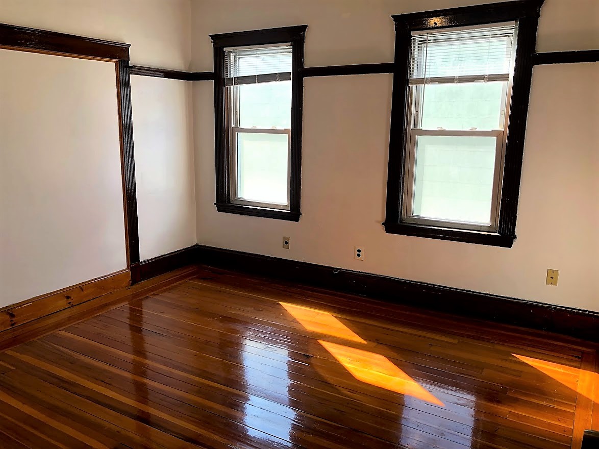 3 bed, 1 bath apartment for rent at 30 Litchfield St Unit 3, Brighton — photo 3 of 4