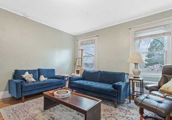 436 Waverley Oaks Rd, North Waltham