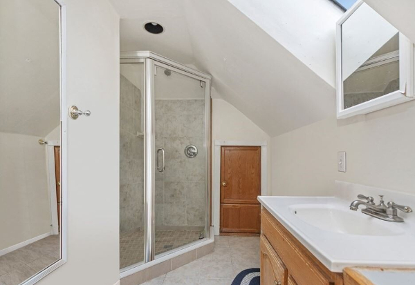 436 Waverley Oaks Rd, North Waltham