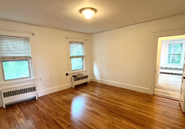 436 Waverley Oaks Rd, North Waltham