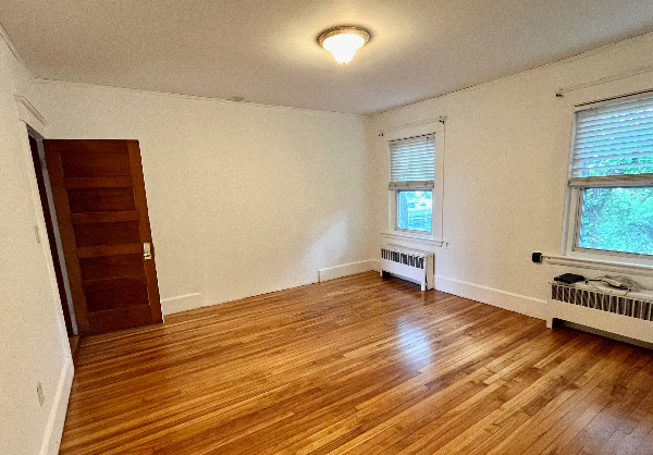 436 Waverley Oaks Rd, North Waltham