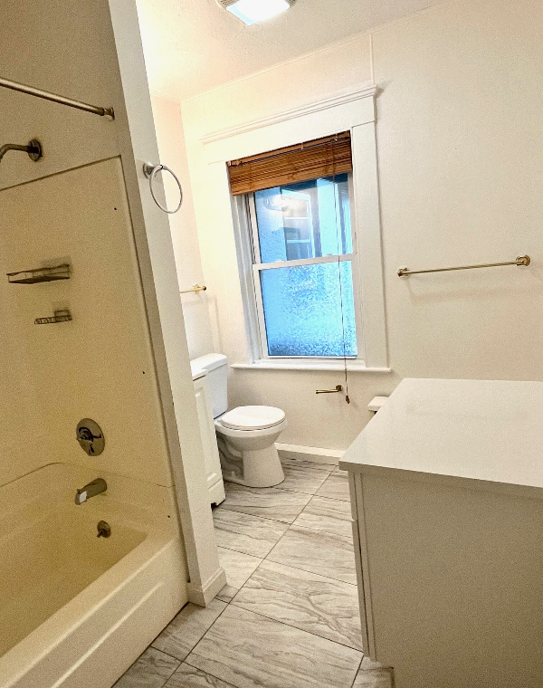 436 Waverley Oaks Rd, North Waltham