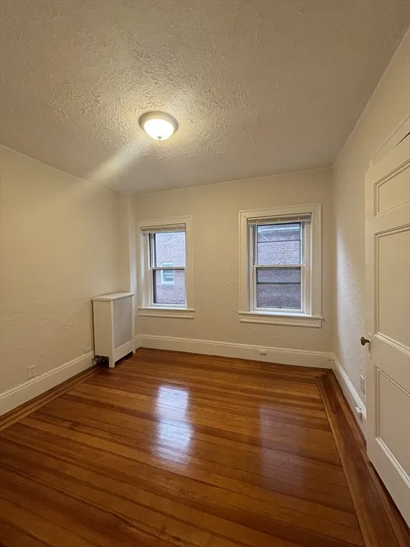 6 Beals St, North Brookline