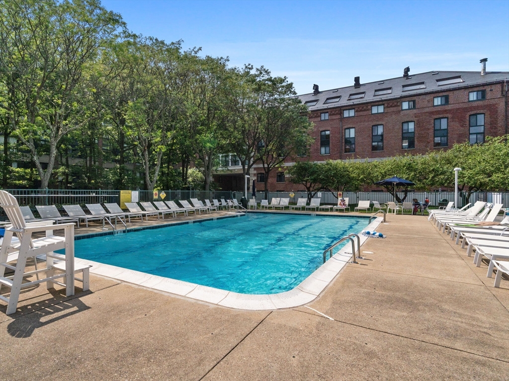 42 8th St, Charlestown