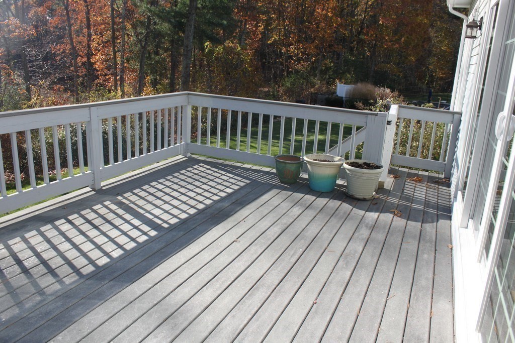 7 Deer Run Dr, Shrewsbury