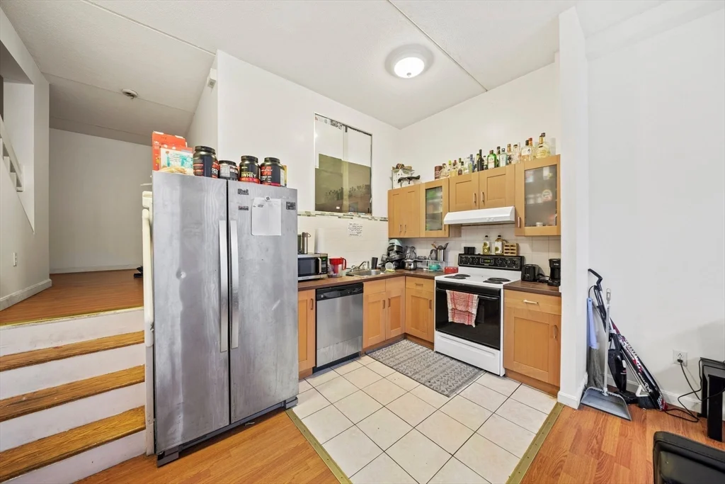 89 Lawn St, Mission Hill