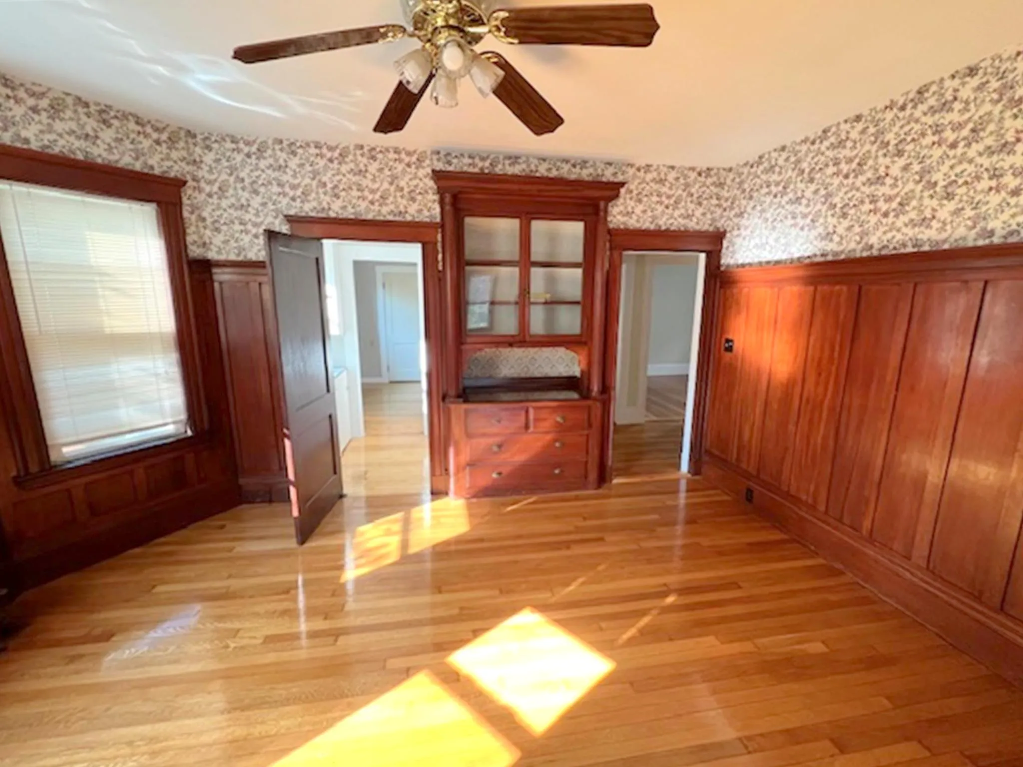 76 Powder House Boulevard, Tufts