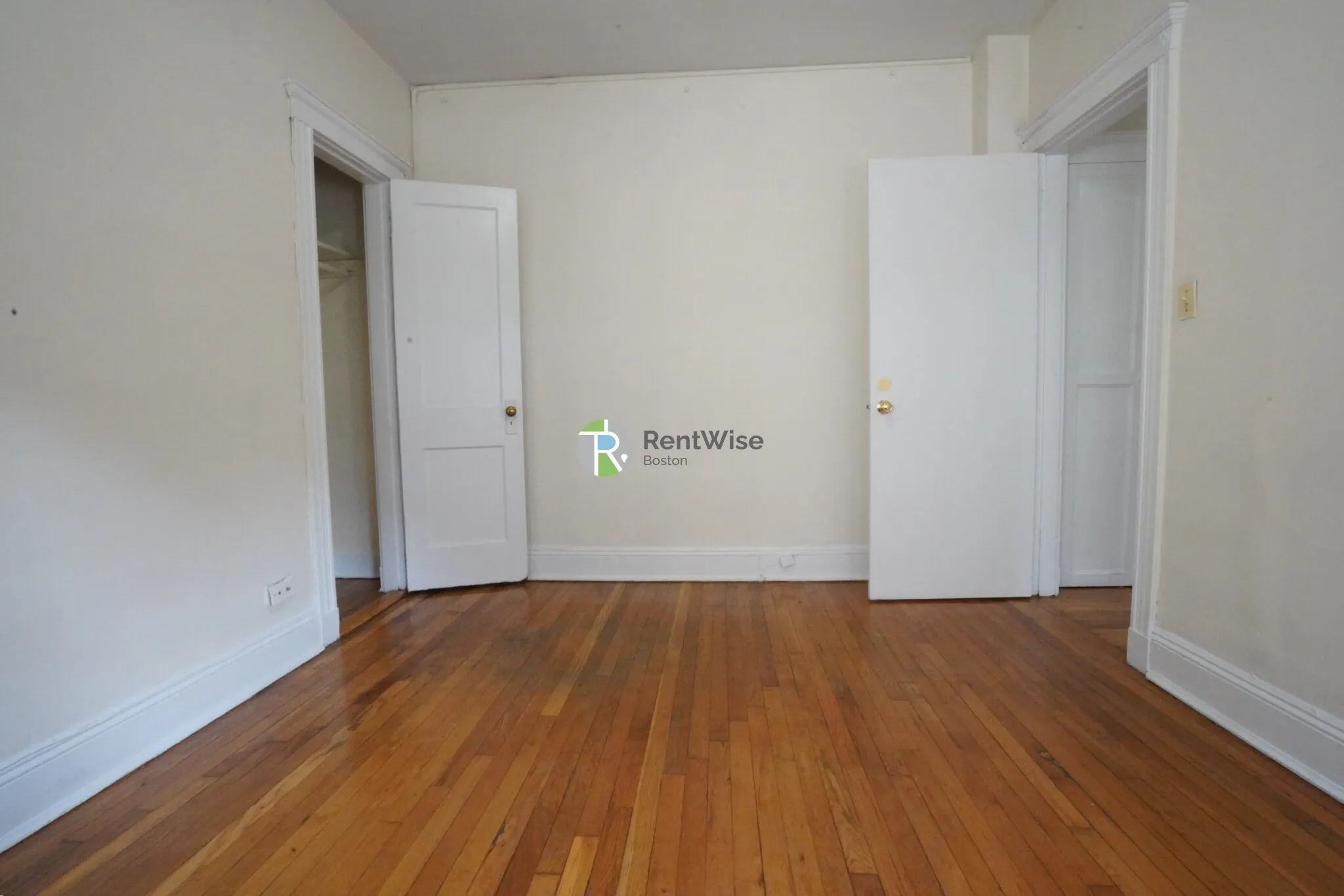 135 Washington St, Brighton