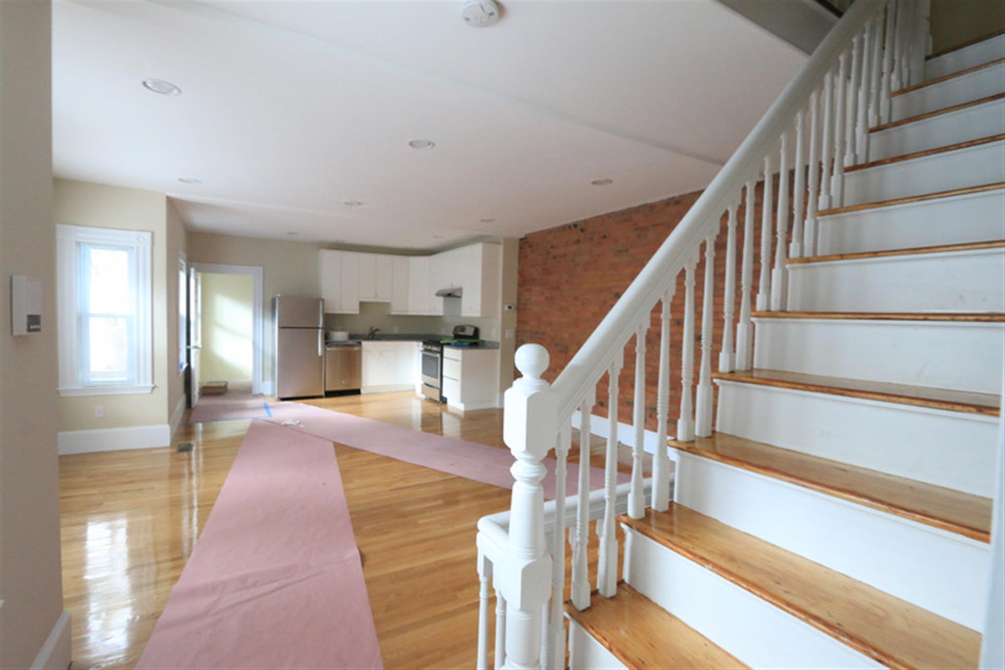 18 Chandler St, Tufts