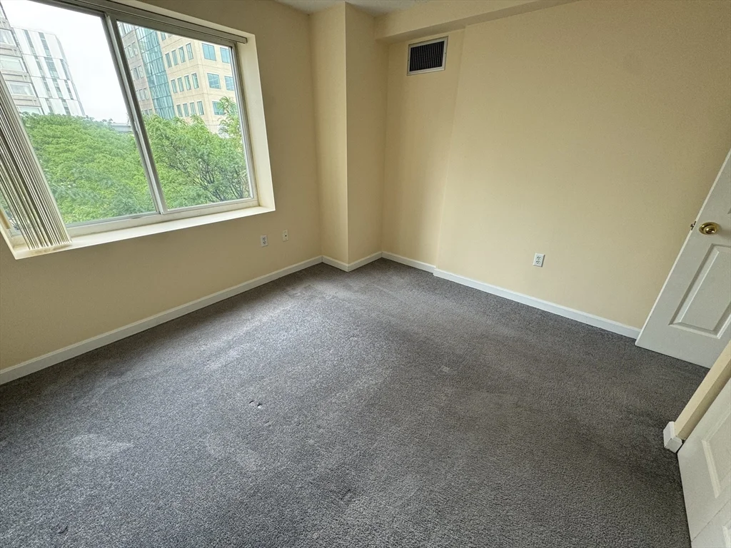 8 Museum Way, East Cambridge