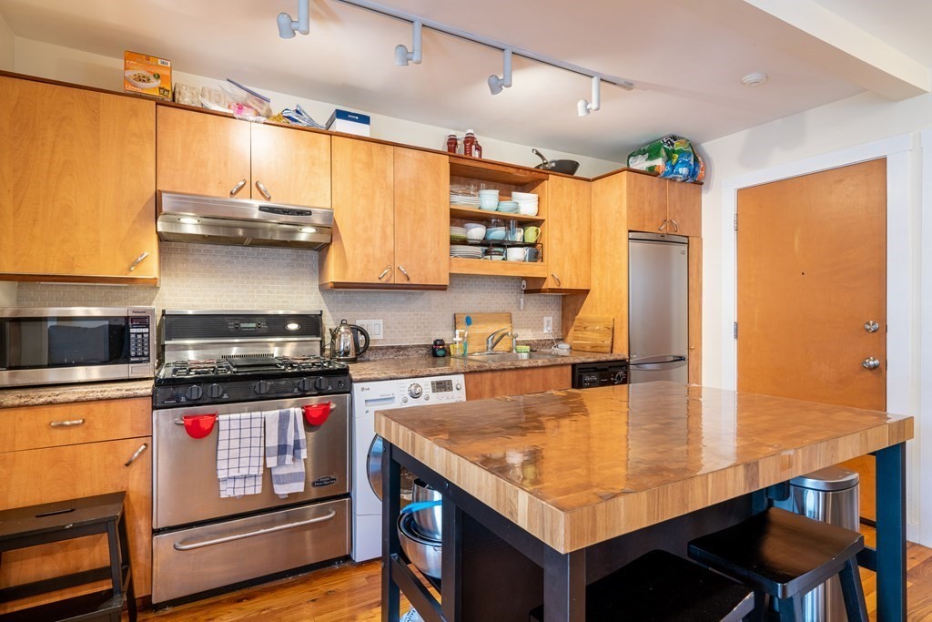 1 bed, 1 bath apartment for rent at 62 Hurley St Unit 2, East Cambridge — photo 4 of 13