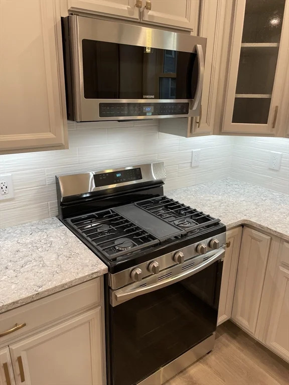 52 Garfield Ave, Medford