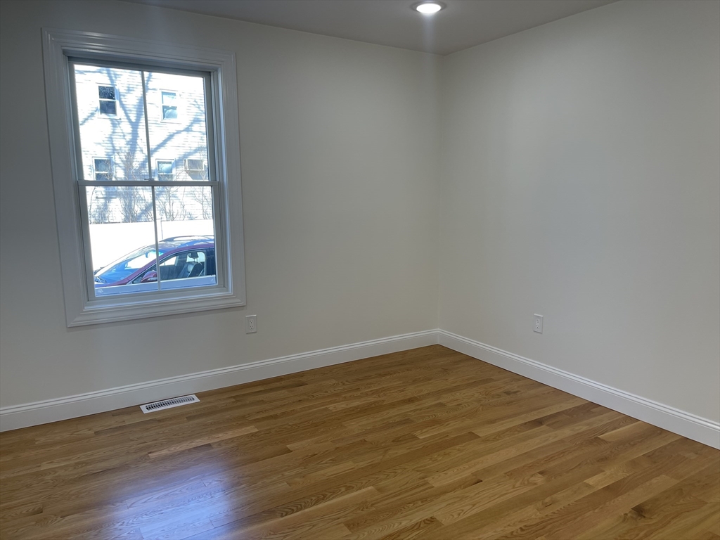 40 Everett St, Everett