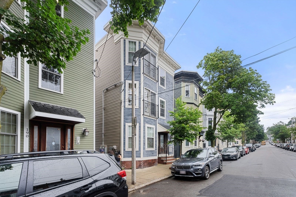 192 W 6th St, South Boston