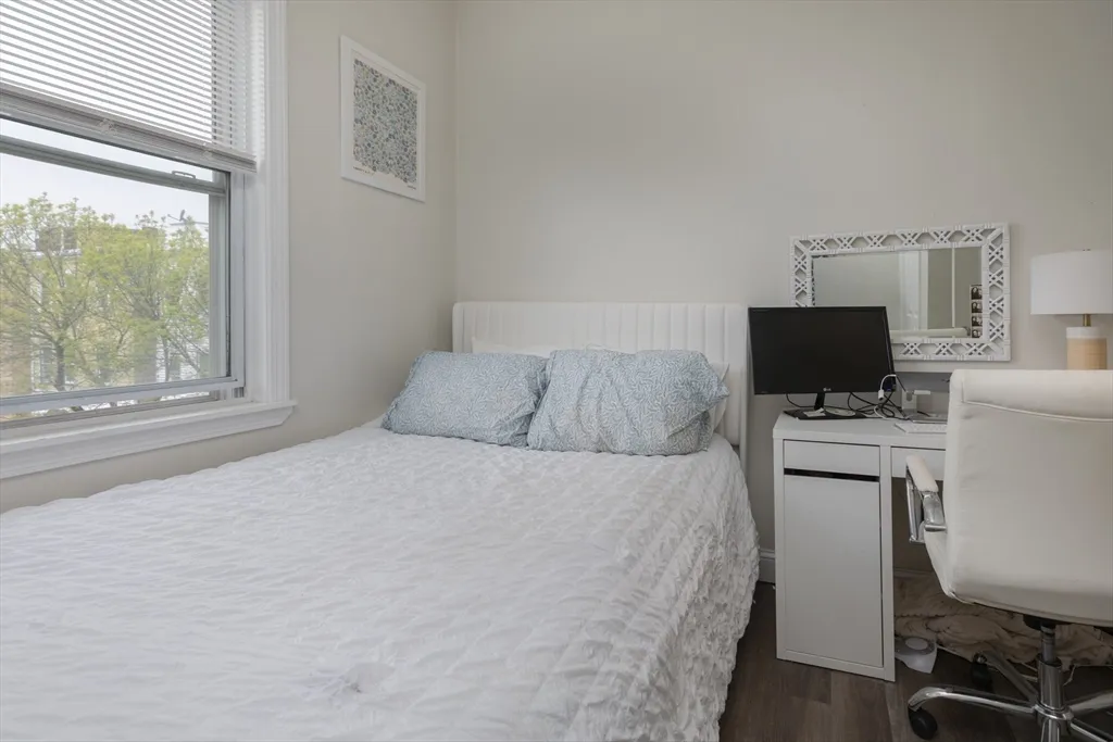 100 H St, South Boston